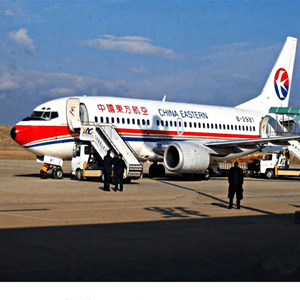 郑州机场托运航空快运业稳步发展的原因是什么？